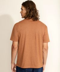 Camiseta-Masculina--Vintage--Flocada-Manga-Curta-Gola-Careca-Caramelo-9966705-Caramelo_4