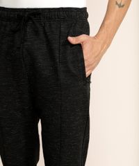 Calca-de-Moletom-Masculina-Relaxed-Slim-Listrada-com-Recortes-e-Bolsos-Preta-9963083-Preto_4