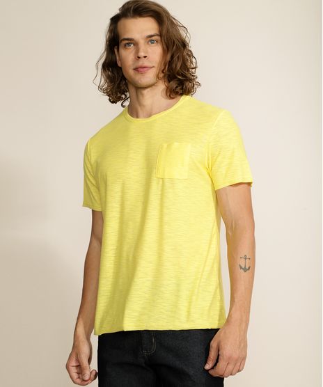 Camiseta-Masculina-Basica-Flame-com-Bolso-Manga-Curta-Gola-Careca-Amarelo-Claro-9971230-Amarelo_Claro_1