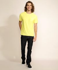 Camiseta-Masculina-Basica-Flame-com-Bolso-Manga-Curta-Gola-Careca-Amarelo-Claro-9971230-Amarelo_Claro_3