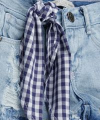 Short-Jeans-Destroyed-com-Lenco-Xadrez-Azul-Medio-8795299-Azul_Medio_4