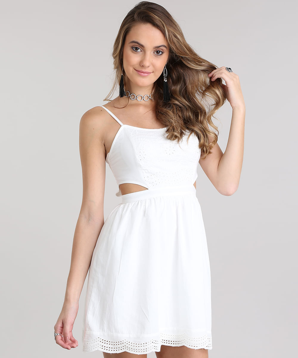 vestido branco e curto