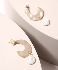 Brinco-Feminino-de-Argola-Achatada-com-Pingente-de-Perola-Dourado-9971848-Dourado_1