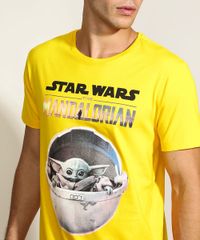 Camiseta-Masculina-Mandalorian--Baby-Yoda--Star-Wars-Manga-Curta-Gola-Careca-Amarela-9974914-Amarelo_2