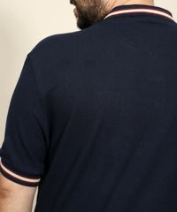 Polo-de-Piquet-Masculina-Plus-Size-Tradicional-com-Patch-Manga-Curta-Azul-Marinho-9952431-Azul_Marinho_5