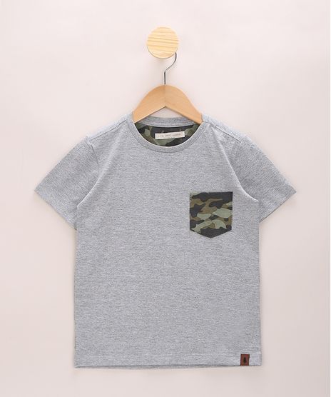 Camiseta-Infantil-com-Bolso-Estampado-Camuflado-Manga-Curta-Cinza-Mescla-9970278-Cinza_Mescla_1