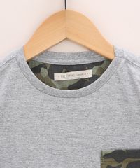 Camiseta-Infantil-com-Bolso-Estampado-Camuflado-Manga-Curta-Cinza-Mescla-9970278-Cinza_Mescla_4