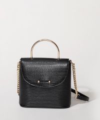 Bolsa-Feminina-Transversa-Cobra-com-Corrente-e-Alca-de-Metal-Preta-9915799-Preto_1