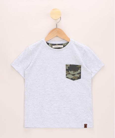 Camiseta-Infantil-com-Bolso-Estampado-Camuflado-Manga-Curta-Gola-Careca-Cinza-Mescla-Claro-9970278-Cinza_Mescla_Claro_1