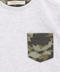 Camiseta-Infantil-com-Bolso-Estampado-Camuflado-Manga-Curta-Gola-Careca-Cinza-Mescla-Claro-9970278-Cinza_Mescla_Claro_2