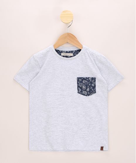 Camiseta-Infantil-com-Bolso-Estampado-Paisley-Manga-Curta-Gola-Careca-Cinza-Mescla-Claro-9968701-Cinza_Mescla_Claro_1