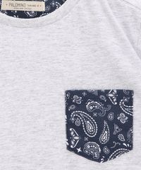 Camiseta-Infantil-com-Bolso-Estampado-Paisley-Manga-Curta-Gola-Careca-Cinza-Mescla-Claro-9968701-Cinza_Mescla_Claro_2