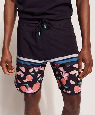 Bermuda-Surf-Masculina-Feline-Tal-Pai-Tal-Filho-Frutas-com-Bolso-e-Cordao-Preta-9970210-Preto_1