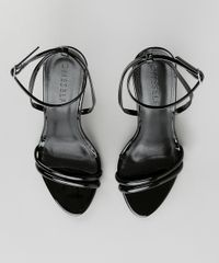 Sandalia-com-Tiras-em-Verniz-Preta-8932649-Preto_4