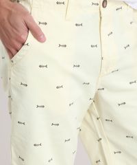 Bermuda-Slim-Estampada-de-Peixes-Amarela-8776055-Amarelo_4