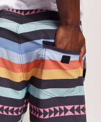 Bermuda-Surf-Masculina-Pipe-Tal-Pai-Tal-Filho-Listrado-Etnico-com-Bolsos-e-Cordao-Multicor-9970257-Multicor_4
