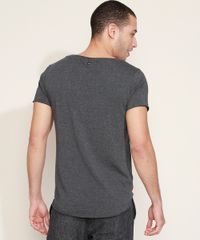 Camiseta-Masculina-Estampa-Geometrica-Alto-Relevo-Manga-Curta-Gola-Canoa-Cinza-Mescla-Escuro-9965762-Cinza_Mescla_Escuro_4