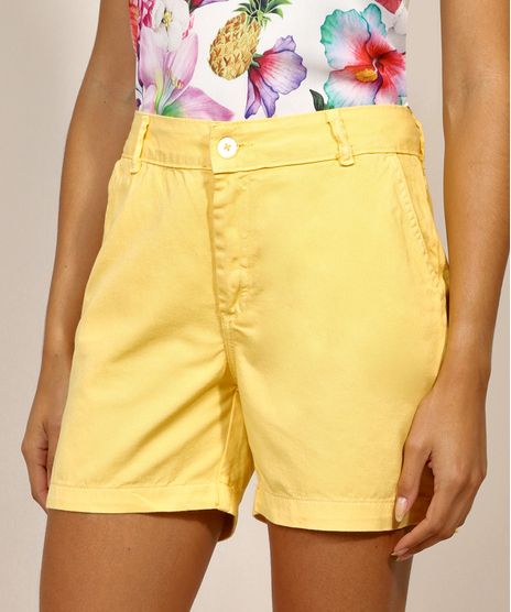 Short-de-Sarja-Feminino-Midi-Alfaiatado-Cintura-Alta-com-Bolsos-Amarelo-Claro-9967133-Amarelo_Claro_1