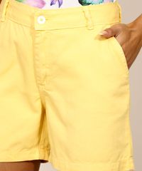 Short-de-Sarja-Feminino-Midi-Alfaiatado-Cintura-Alta-com-Bolsos-Amarelo-Claro-9967133-Amarelo_Claro_4