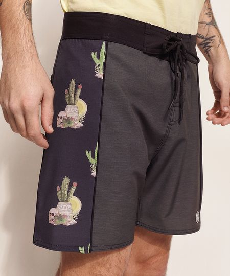 Bermuda-Surf-Masculina-Birden-Tal-Pai-Tal-Filho-Caveira-e-Cacto-com-Bolso-Verde-Escuro-9970214-Verde_Escuro_1