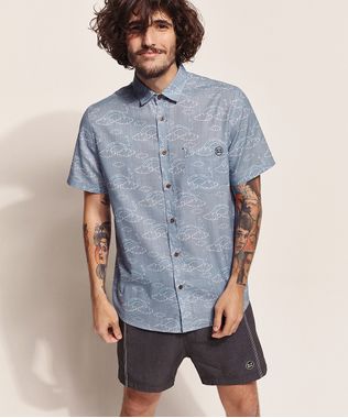 Camisa-Masculina-Birden-Tal-Pai-Tal-Filho-Nuvens-Manga-Curta-com-Bolso-Azul-Claro-9970462-Azul_Claro_1