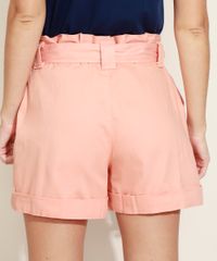 Short Sarja Clochard com Cinto Rosa vista costas