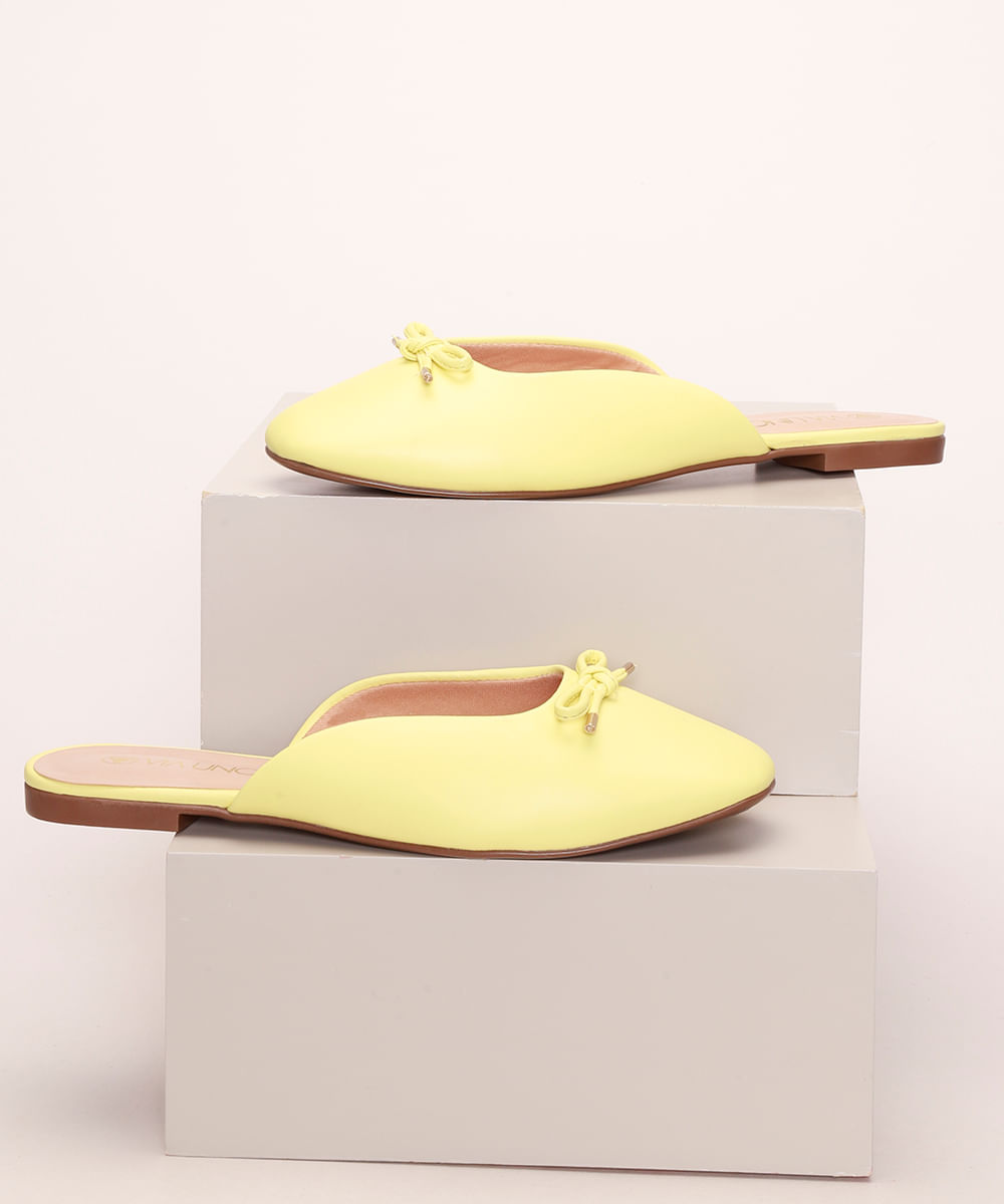 Mule Feminino Via Uno Bico Redondo com Laço Amarelo