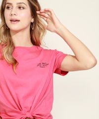 Blusa-Feminina--Com-Amor-para-Deixar-Fluir--com-No-Manga-Curta-Decote-Redondo-Coral-9970048-Coral_5