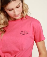 Blusa-Feminina--Com-Amor-para-Deixar-Fluir--com-No-Manga-Curta-Decote-Redondo-Coral-9970048-Coral_6 Blusa-Feminina--Com-Amor-para-Deixar-Fluir--com-No-Manga-Curta-Decote-Redondo-Coral-9970048-Coral_6