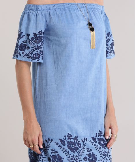 vestido jeans com bordado floral