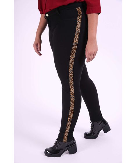 calça de sarja preta feminina plus size