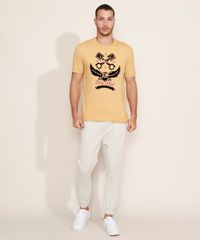 Camiseta-Masculina-Aguia--Stay-Wild--Flocada-Manga-Curta-Gola-Careca-Mostarda-9974485-Mostarda_3