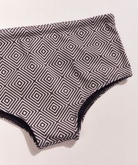 Sunga-Masculina-Pipe-Tradicional-Tal-Pai-Tal-Filho-Estampada-Geometrica-Protecao-UV50--Off-White-9969205-Off_White_6 Sunga-Masculina-Pipe-Tradicional-Tal-Pai-Tal-Filho-Estampada-Geometrica-Protecao-UV50--Off-White-9969205-Off_White_6