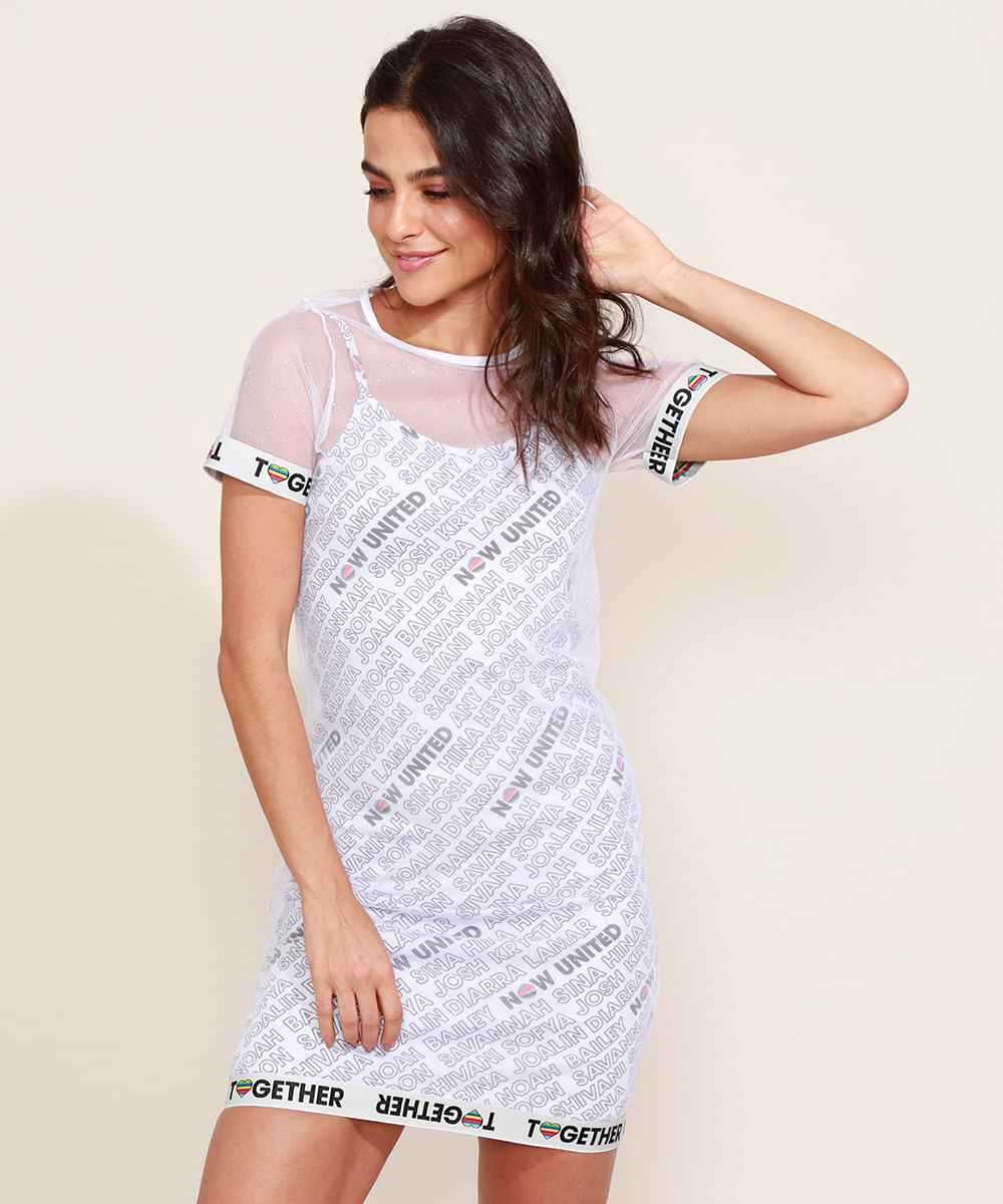 vestido com tule juvenil now united curto estampado integrantes com brilho manga curta branco