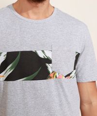 Camiseta-Masculina-Estampada-de-Folhas-Recorte-e-Bolso-Manga-Curta-Gola-Careca-Cinza-Mescla-9970876-Cinza_Mescla_4