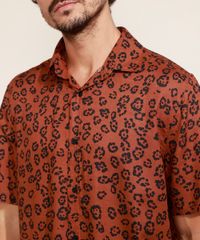 Camisa-Masculina-Estampada-Animal-Print-Onca-Manga-Curta-Gola-Careca-Marrom-9977045-Marrom_4