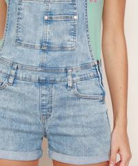 Jardineira-Jeans-Feminina-Reta-Marmorizada-com-Barra-Dobrada-Azul-Claro-9969109-Azul_Claro_4