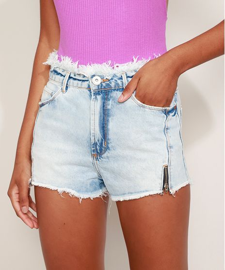 Short-Jeans-Feminino-Cintura-Media-com-Recortes-Ziper-e-Desfiado-Azul-Claro-9972422-Azul_Claro_1