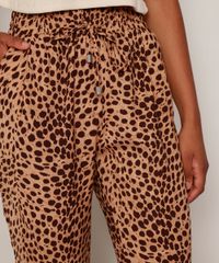 Calca-Feminina-Carrot-Estampada-Animal-Print-de-Onca-Cintura-Alta-Marrom-9957447-Marrom_4