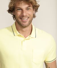 Polo-Masculina-Basica-Comfort-em-Piquet-Manga-Curta-com-Bolso-Amarelo-Claro-9536088-Amarelo_Claro_6