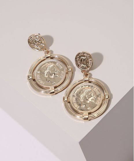 Brinco-Feminino-com-Pingente-de-Medalha-Dourado-9962211-Dourado_1