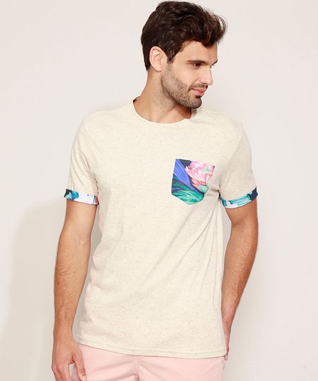 Camiseta-Masculina-com-Bolso-Estampado-Floral-Manga-Curta-Gola-Careca-Off-White-9967151-Off_White_1 Camiseta-Masculina-com-Bolso-Estampado-Floral-Manga-Curta-Gola-Careca-Off-White-9967151-Off_White_1