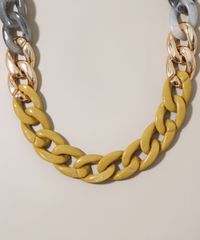 Colar-Feminino-Corrente-Grossa-em-Acrilico-Dourado-9962243-Dourado_3