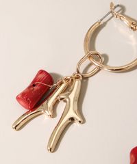 Brinco-Feminino-de-Argola-com-Pingente-de-Coral-Dourado-9962280-Dourado_3