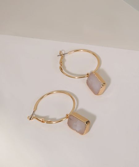 Brinco-Feminino-de-Argola-com-Pingente-Retangular-Dourado-9963577-Dourado_1