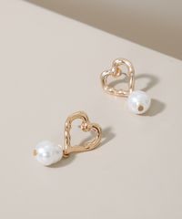 Brinco-Feminino-Coracao-com-Perola-Dourado-9963593-Dourado_1