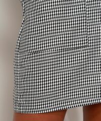 Saia-de-Jacquard-Feminina-Curta-Estampada-Pied-de-Poule-com-Argola-e-Bolsos-Preta-9887231-Preto_4