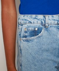 Calca-Jeans-Feminina-Reta-Cintura-Alta-Marmorizada-com-Fenda-Azul-Claro-9971221-Azul_Claro_5