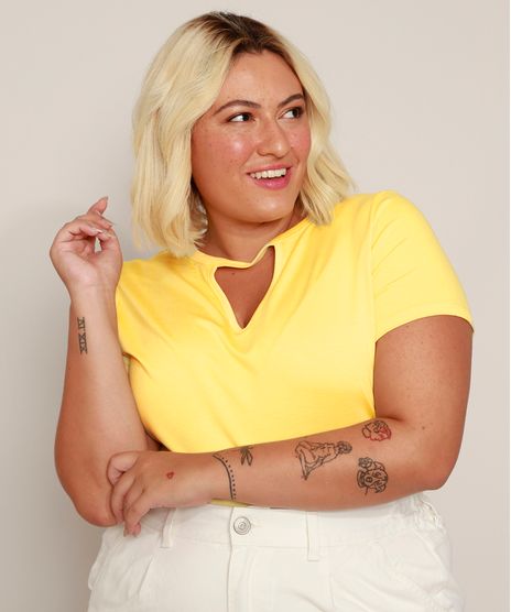 Camiseta-Feminina-Plus-Size-Basica-com-Vazado-Manga-Curta-Amarela-9976206-Amarelo_1