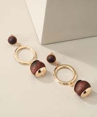 Brinco-Feminino-Alongado-com-Pingente-em-Madeira-Dourado-9963602-Dourado_1